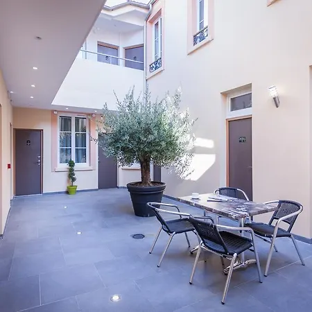 Jenner Hotel 3*