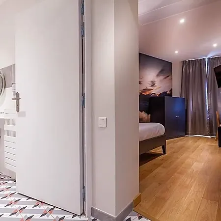 Jenner Hotel 3*