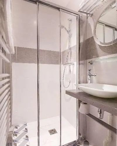 Jenner Hotel 3*