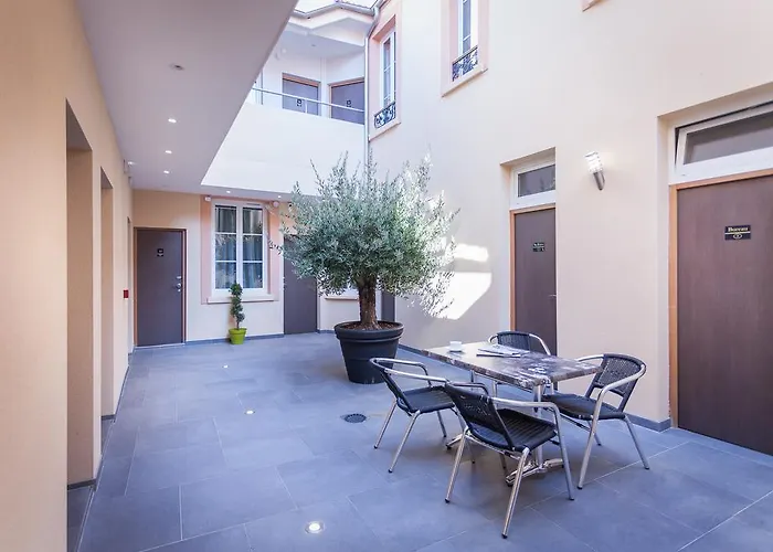 Jenner Hotel 3*