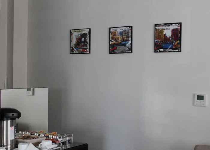 Jenner Hotel 3*